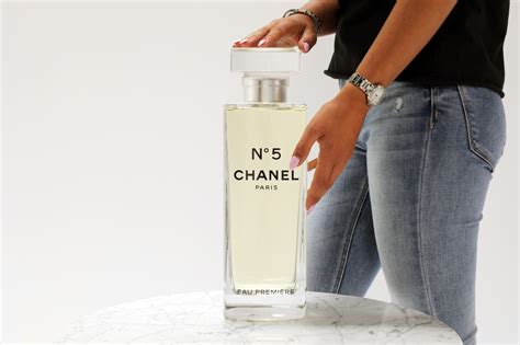 Présentoir CHANEL N°5 Eau Première miroir et factice 150 ml